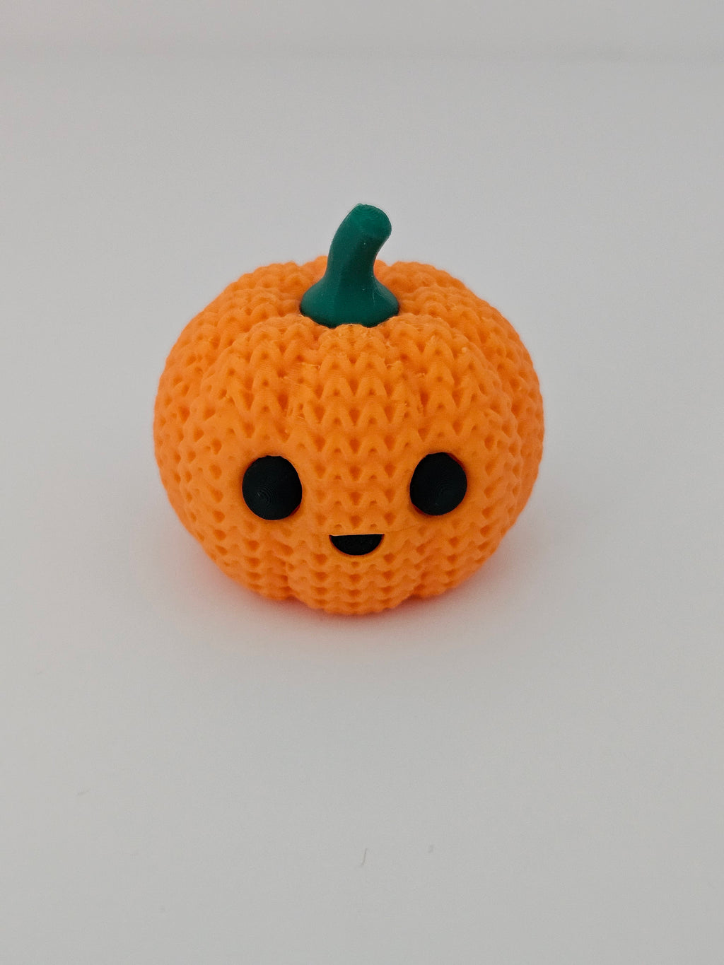 Knitted Halloween Jack O'Lantern toy - 3D