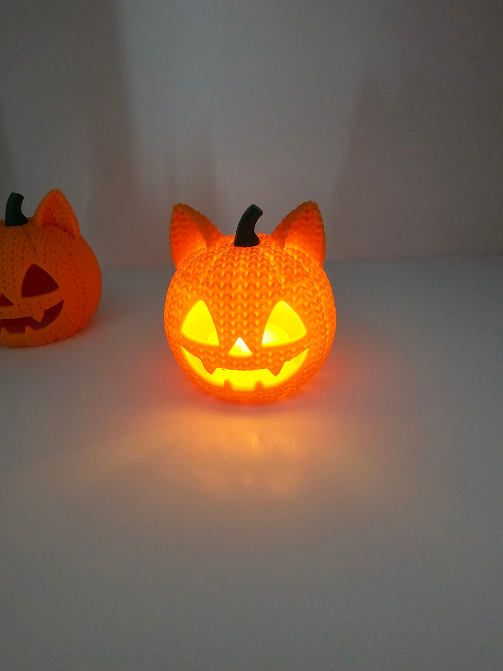 Knitted Cat Jack-o-lantern Tea Light - 3D
